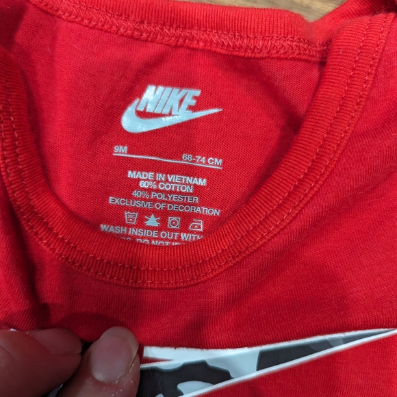 2 piece set, Nike Air Jordan baby onesies - Picture 4 of 6